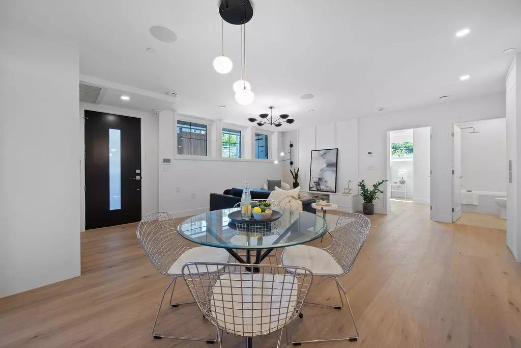 Dining Area Photo of 1137 W 33rd Avenue, Vancouver, BC