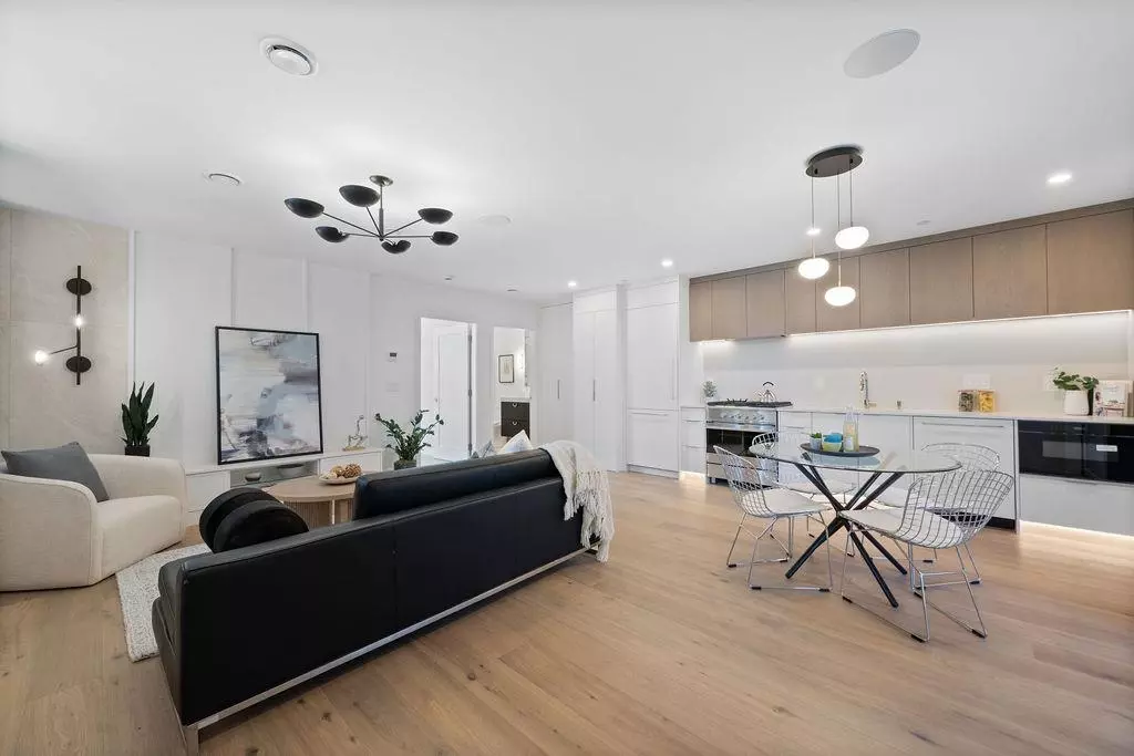 Living Room Photo of 1137 W 33rd Avenue, Vancouver, BC