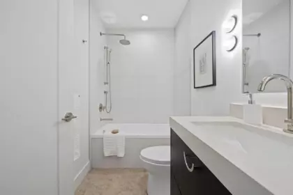 Hallway Photo of 1137 W 33rd Avenue, Vancouver, BC