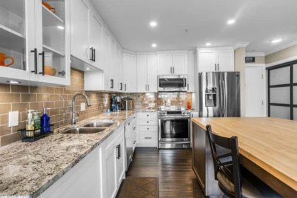 115 378 Esplanade Avenue, Harrison Hot Springs, BC, Harrison Hot Springs — Apartment/Condo for sale