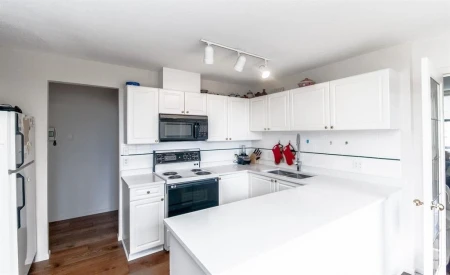 Kitchen Island Photo of 504 8280 Westminster Highway, Richmond, BC