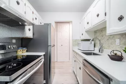 Kitchen Photo of 318 750 E 7th Avenue, Vancouver, BC