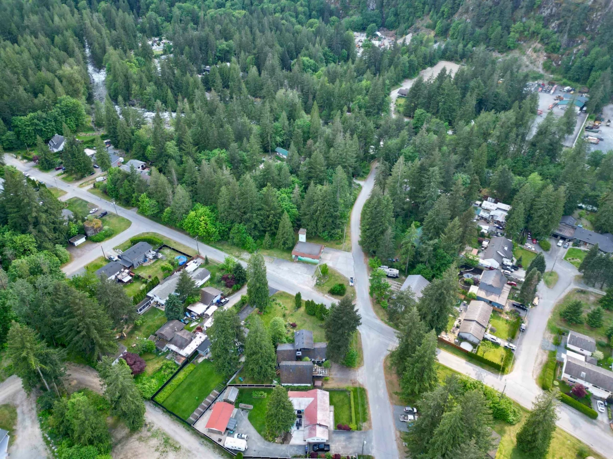 Family Room Photo of 63560 Old Yale Road, Hope, BC