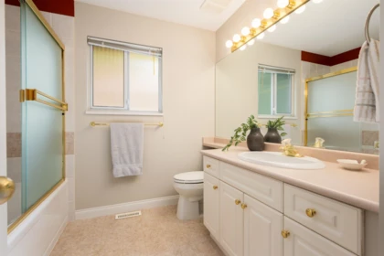 Mudroom Photo of 112 2979 Panorama Drive, Coquitlam, BC