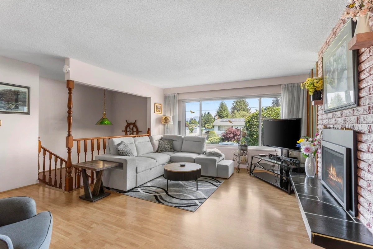 Dining Area Photo of 944 Porter Street, Coquitlam, BC