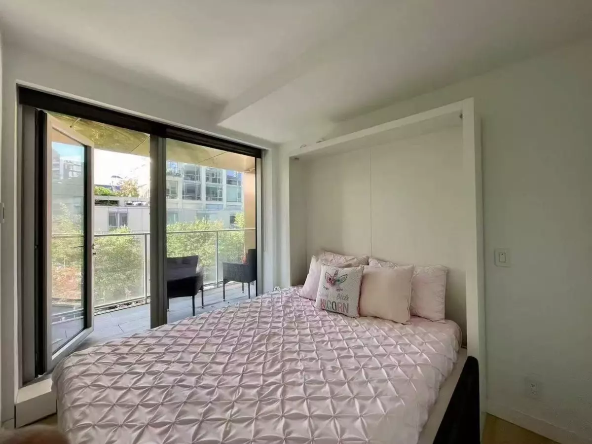 Family Room Photo of 503 1480 Howe Street, Vancouver, BC
