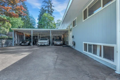 Garden / Landscaping Photo of 693 Plymouth Drive, North Vancouver, BC