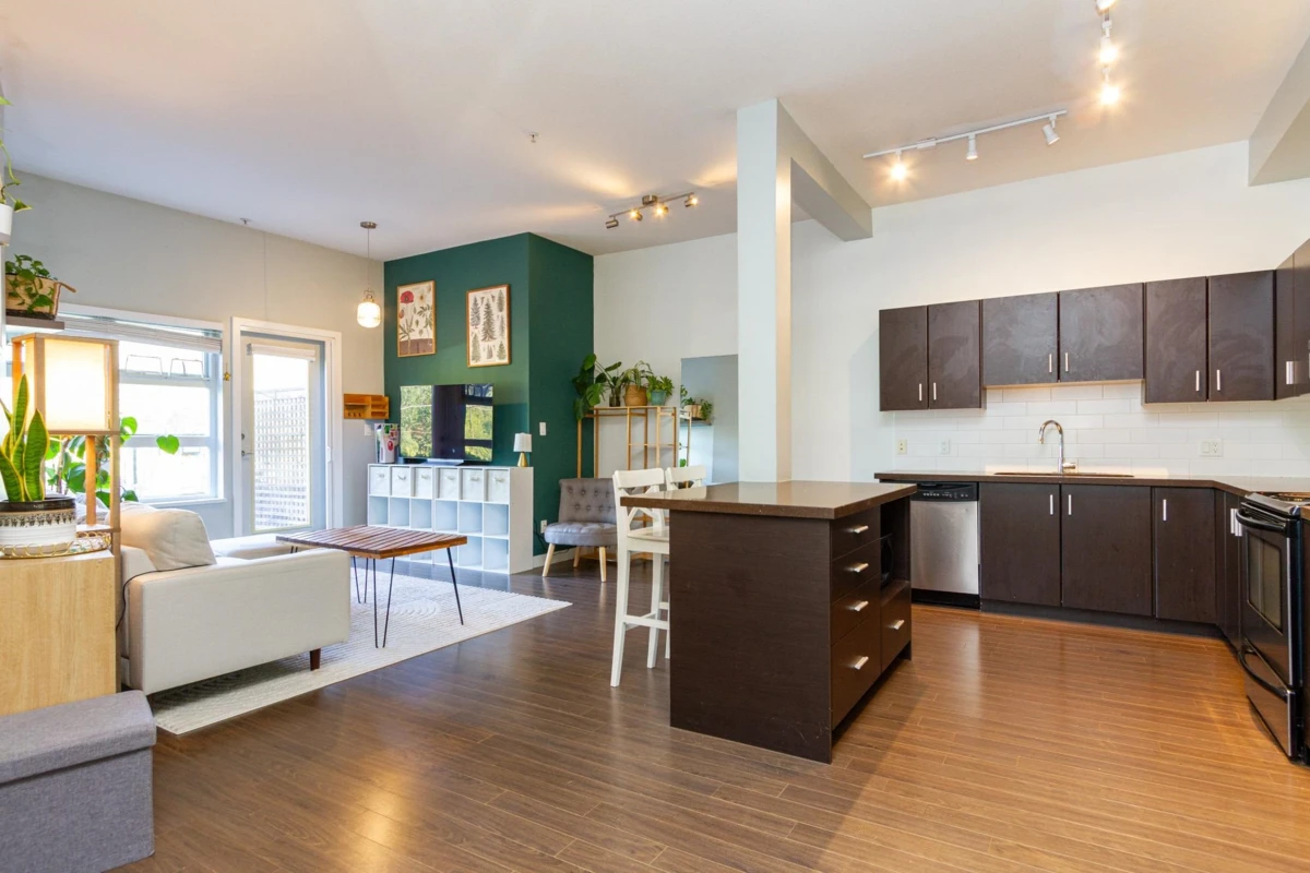 Dining Area Photo of 113 41105 Tantalus Road, Squamish, BC