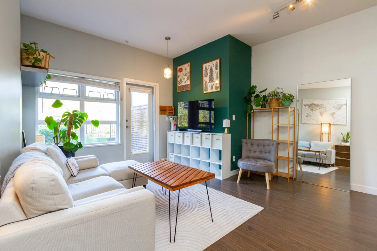 Living Room Photo of 113 41105 Tantalus Road, Squamish, BC