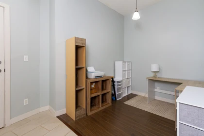 Walk-In Closet Photo of 113 41105 Tantalus Road, Squamish, BC