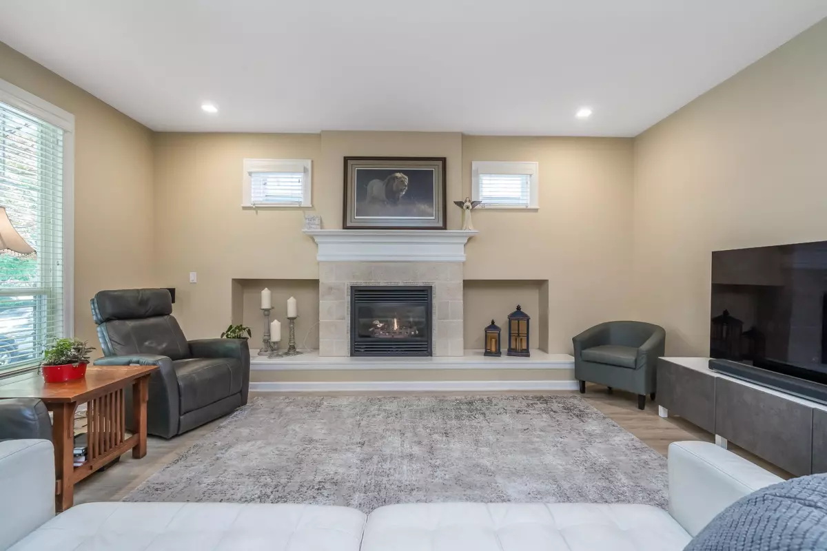 Dining Area Photo of 6741 193a Street, Surrey, BC