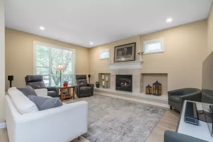 Kitchen Island Photo of 6741 193a Street, Surrey, BC