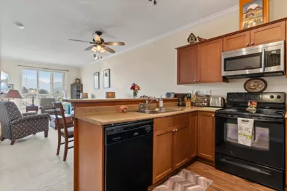 401 45645 Knight Road, Chilliwack, BC, Chilliwack — Apartment/Condo for sale