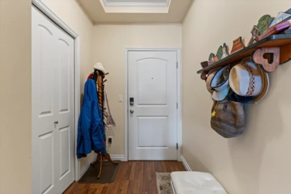 Mudroom Photo of 401 45645 Knight Road, Chilliwack, BC