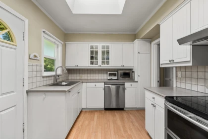 170 Carisbrooke Crescent, North Vancouver, BC, North Vancouver — Single Family Residence for sale