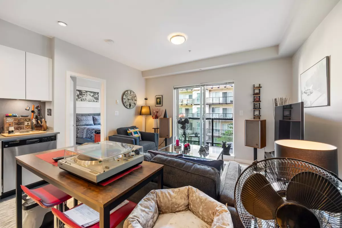 Dining Area Photo of 316 13768 108 Avenue, Surrey, BC