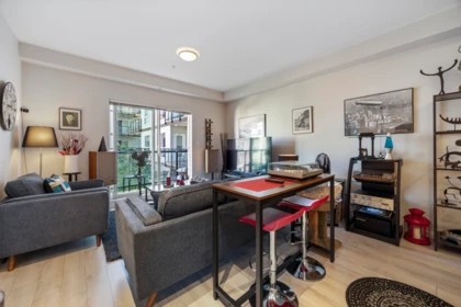 Kitchen Island Photo of 13768 108 Avenue, Surrey, BC