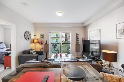 Kitchen Photo of 316 13768 108 Avenue, Surrey, BC