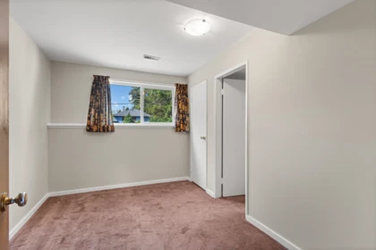 Entry Foyer Photo of 929 Grover Avenue, Coquitlam, BC