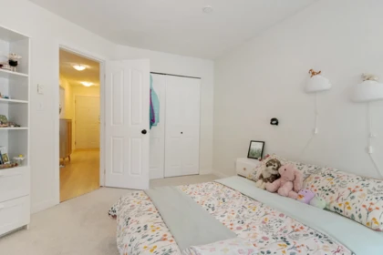 Basement Recreation Room Photo of 217 33280 Bourquin Crescent, Abbotsford, BC