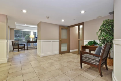 217 33280 Bourquin Crescent, Abbotsford, BC, Abbotsford — Apartment/Condo for sale