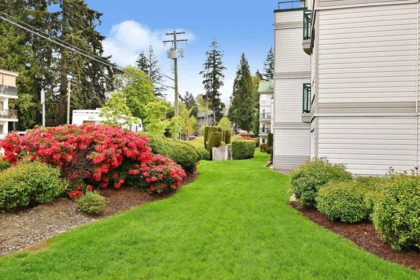 Front Yard Photo of 217 33280 Bourquin Crescent, Abbotsford, BC