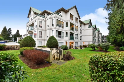 Garden / Landscaping Photo of 217 33280 Bourquin Crescent, Abbotsford, BC