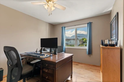 Guest Bathroom Photo of 45199 Stevenson Road, Chilliwack, BC
