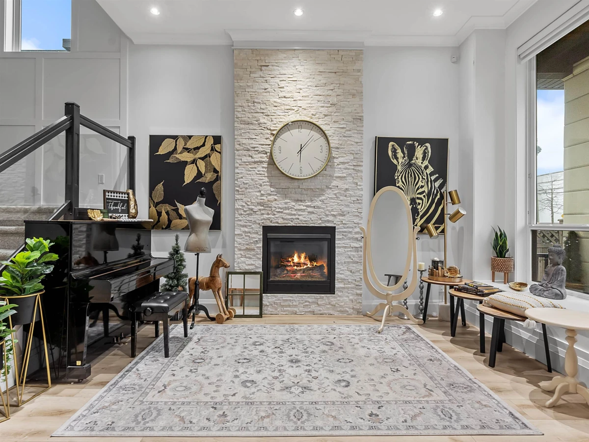 Family Room Photo of 11897 82 Avenue, Delta, BC