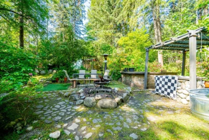 Garden / Landscaping Photo of 23942 Fern Crescent, Maple Ridge, BC