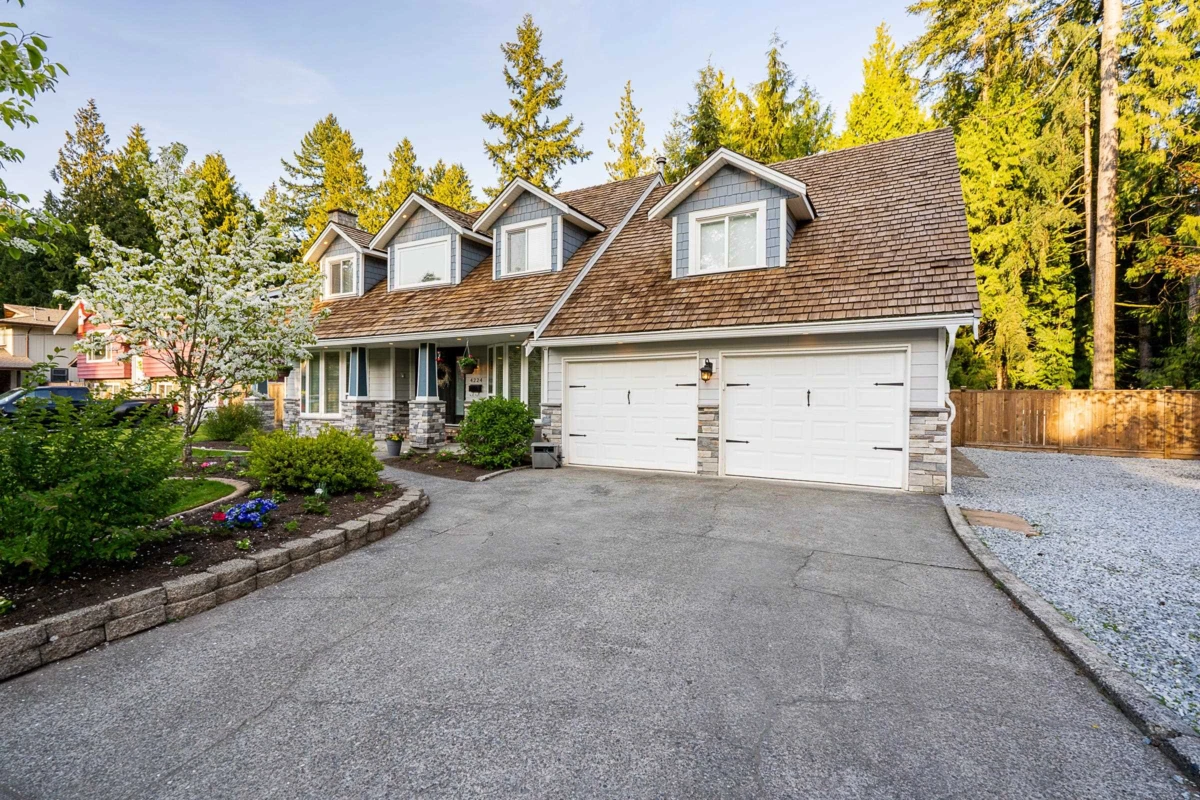 Living Room Photo of 4224 196b Street, Langley, BC