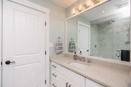 Guest Bathroom Photo of 4224 196b Street, Langley, BC