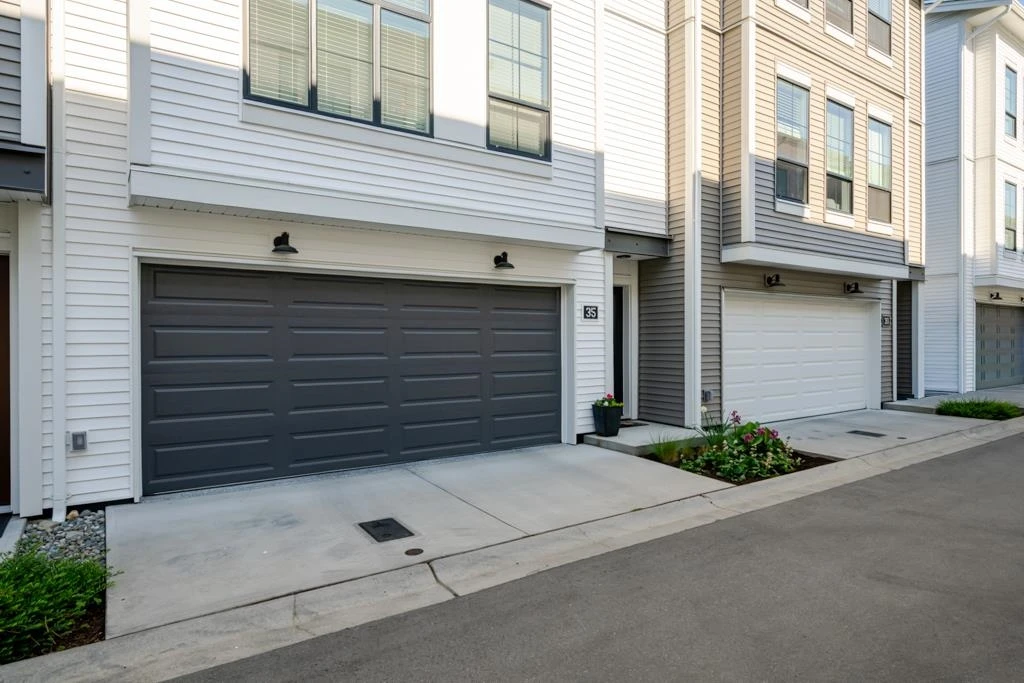Exterior Rear Photo of 35 2774 Montrose Avenue, Abbotsford, BC