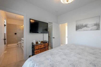 Walk-In Closet Photo of 35 2774 Montrose Avenue, Abbotsford, BC