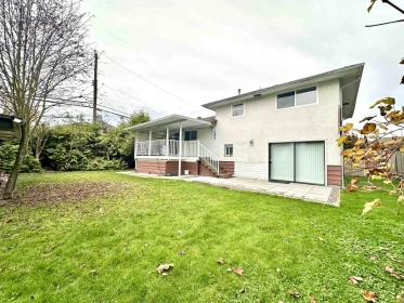 Front Yard Photo of 9511 Pinewell Crescent, Richmond, BC