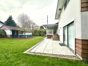 Swimming Pool Photo of 9511 Pinewell Crescent, Richmond, BC