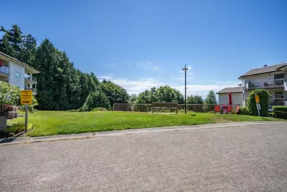Front Yard Photo of 309 1350 VIDAL STREET, White Rock BC V4B 5G6