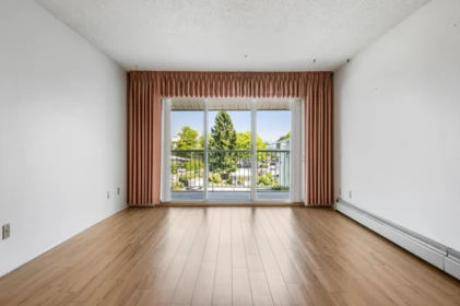 Basement Recreation Room Photo of 320 31850 Union Avenue, Abbotsford, BC