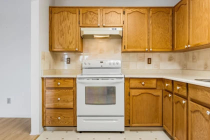Primary Bedroom Photo of 320 31850 Union Avenue, Abbotsford, BC