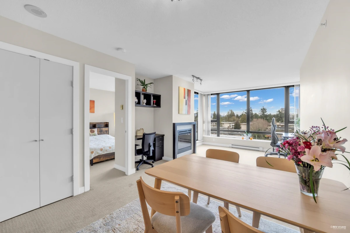 Family Room Photo of 802 7325 Arcola Street, Burnaby, BC