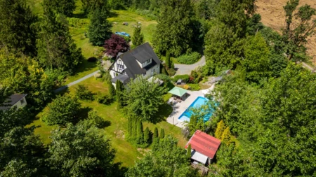 8561 Bradner Road, Abbotsford, BC, Abbotsford — Single Family Residence for sale