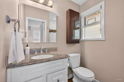 Hallway Photo of 3380 Glasgow Street, Port Coquitlam, BC