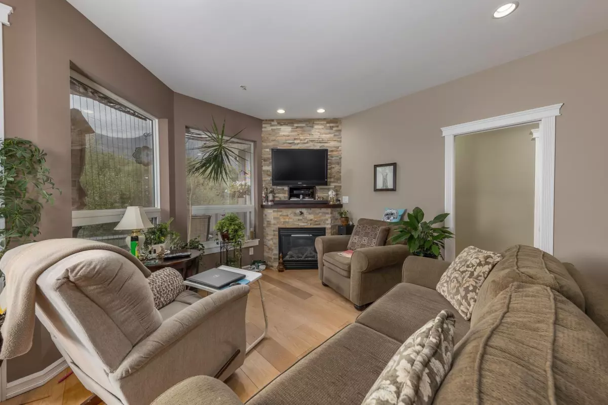 Dining Area Photo of 37738 Third Avenue, Squamish, BC