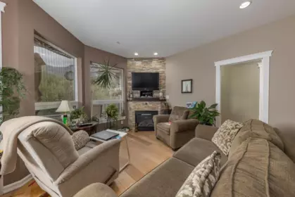 37738 Third Avenue, Squamish, BC, Squamish — Other for sale