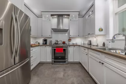 Kitchen Photo of 37738 Third Avenue, Squamish, BC