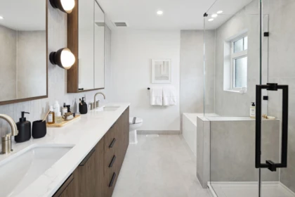 Primary Bathroom Photo of 176 3522 Harper Road, Coquitlam, BC