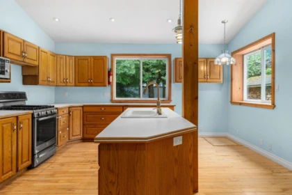 Kitchen Island Photo of 38260 Westway Avenue, Squamish, BC