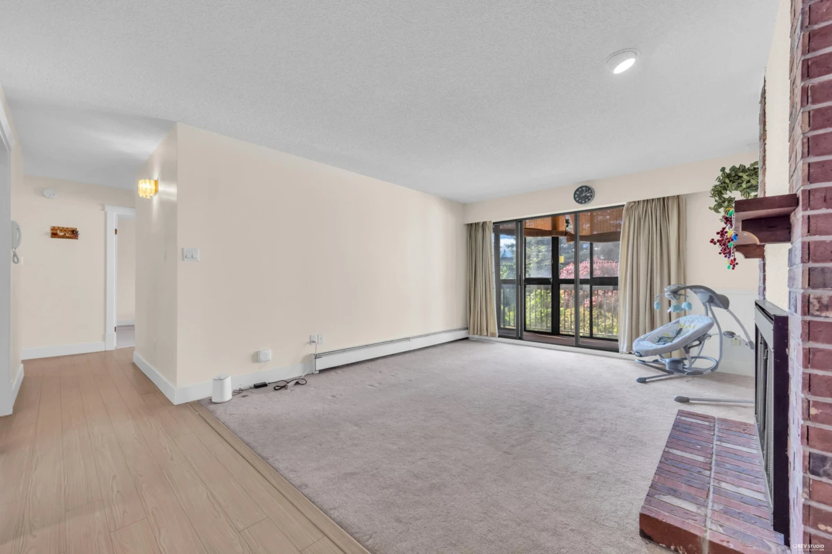 Dining Area Photo of 216 6669 Telford Avenue, Burnaby, BC