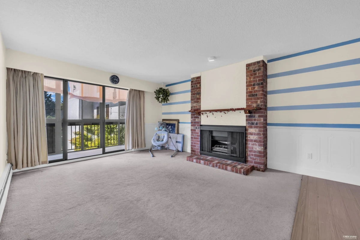 Living Room Photo of 216 6669 Telford Avenue, Burnaby, BC
