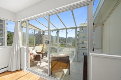 Guest Bathroom Photo of 504 1750 Esquimalt Avenue, West Vancouver, BC